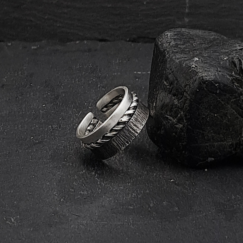 ''Bound'' 925 silver ring