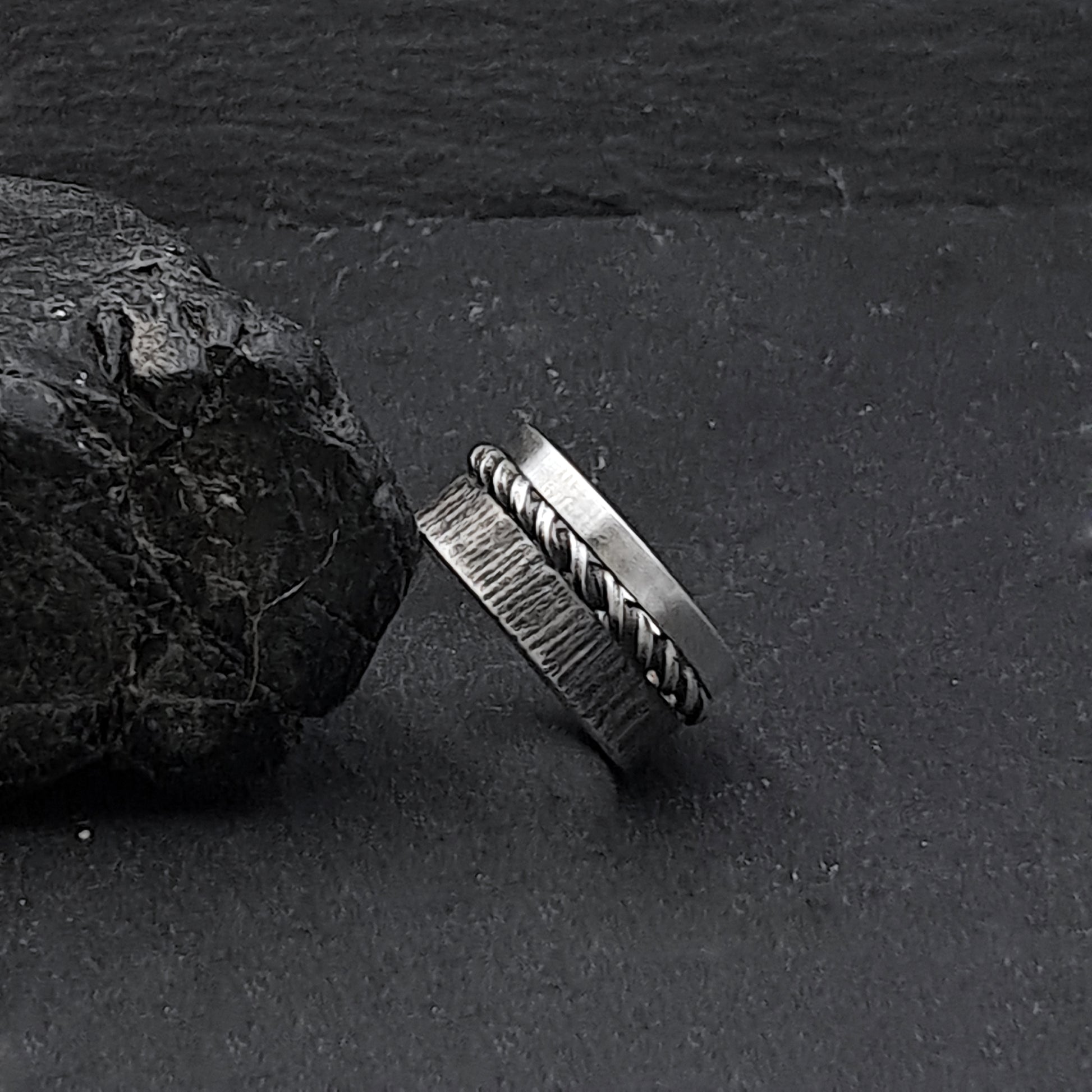 ''Bound'' 925 silver ring
