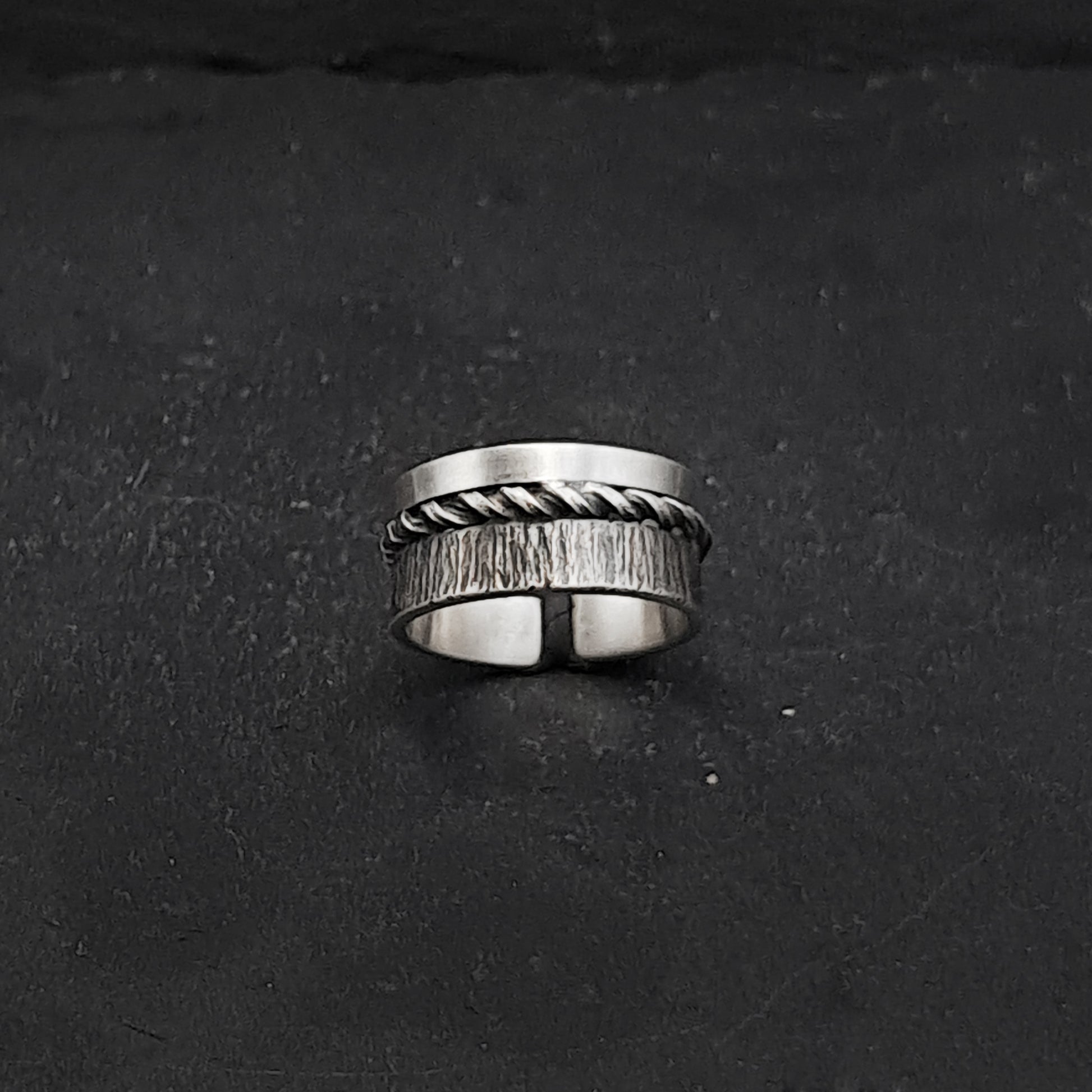 ''Bound'' 925 silver ring
