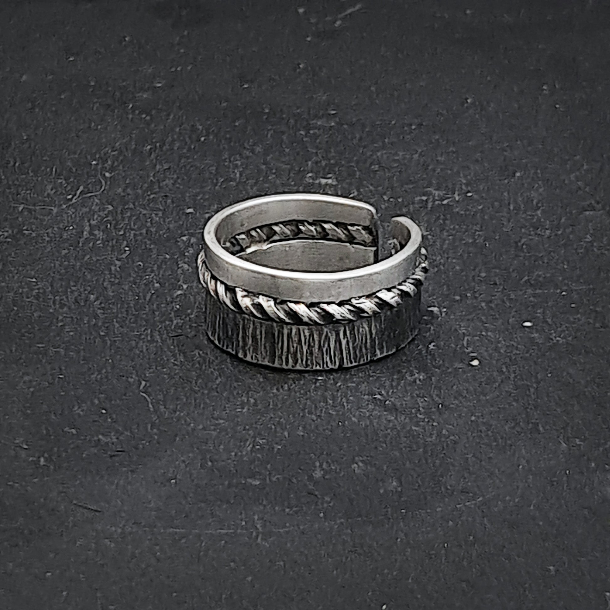 ''Bound'' 925 silver ring