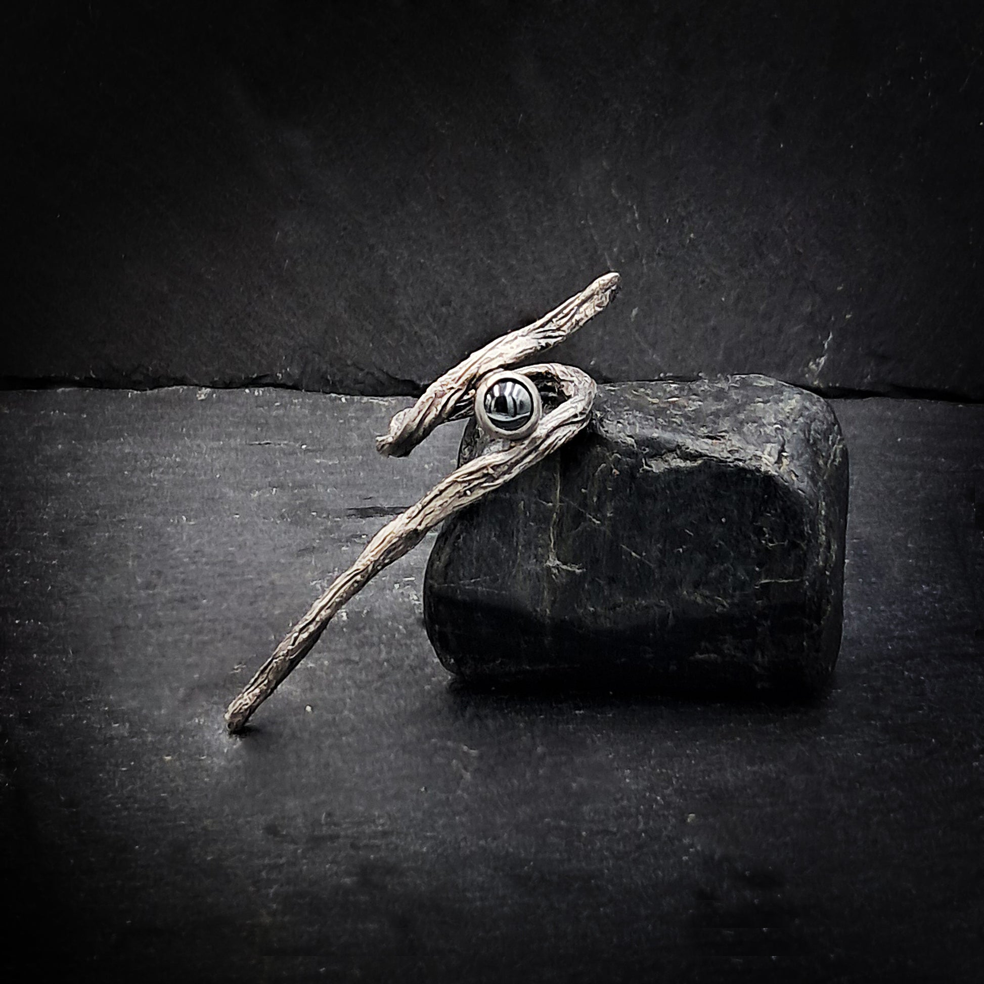 ''Τree branch΄΄ silver 925 ring with hematite