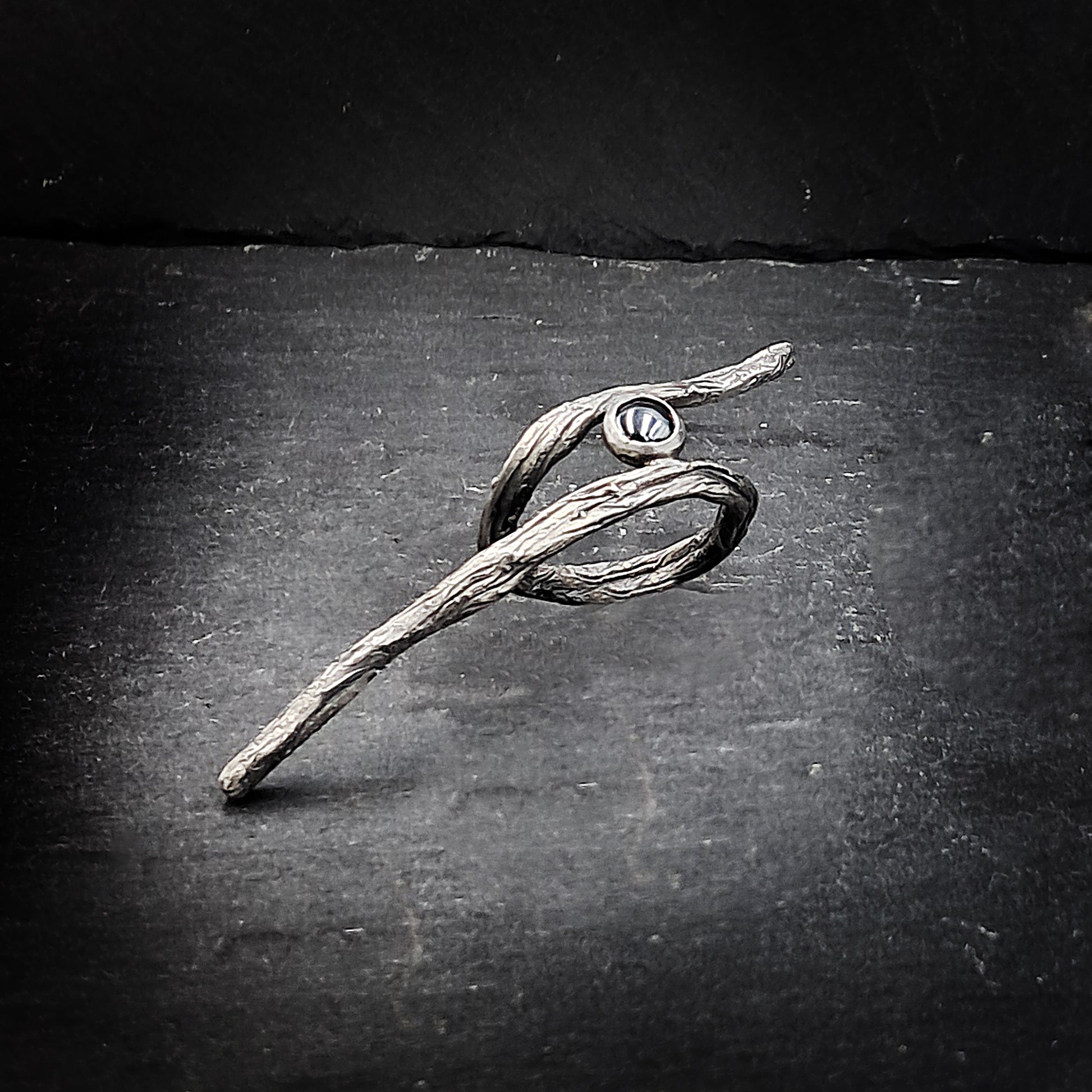 ''Τree branch΄΄ silver 925 ring with hematite