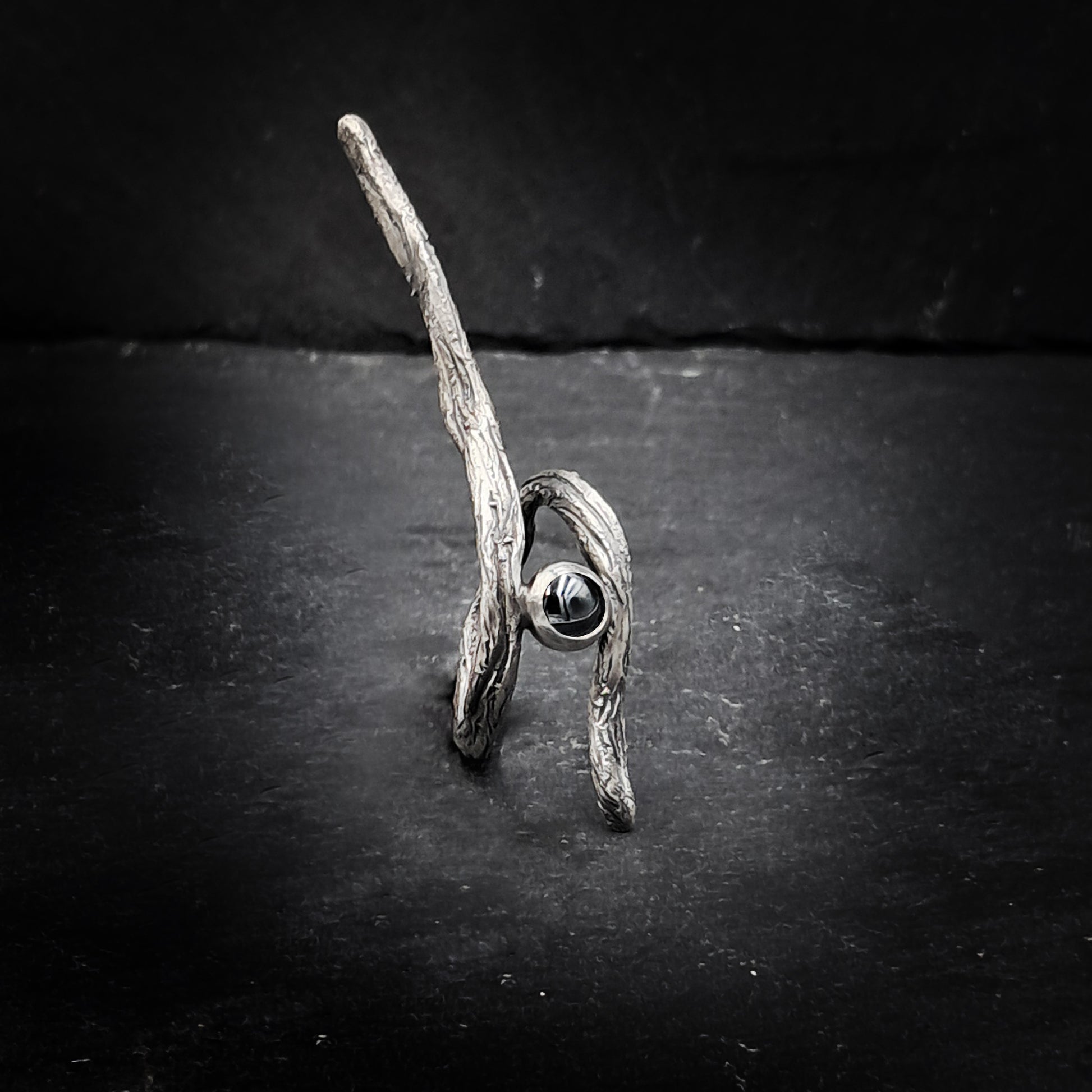 ''Τree branch΄΄ silver 925 ring with hematite
