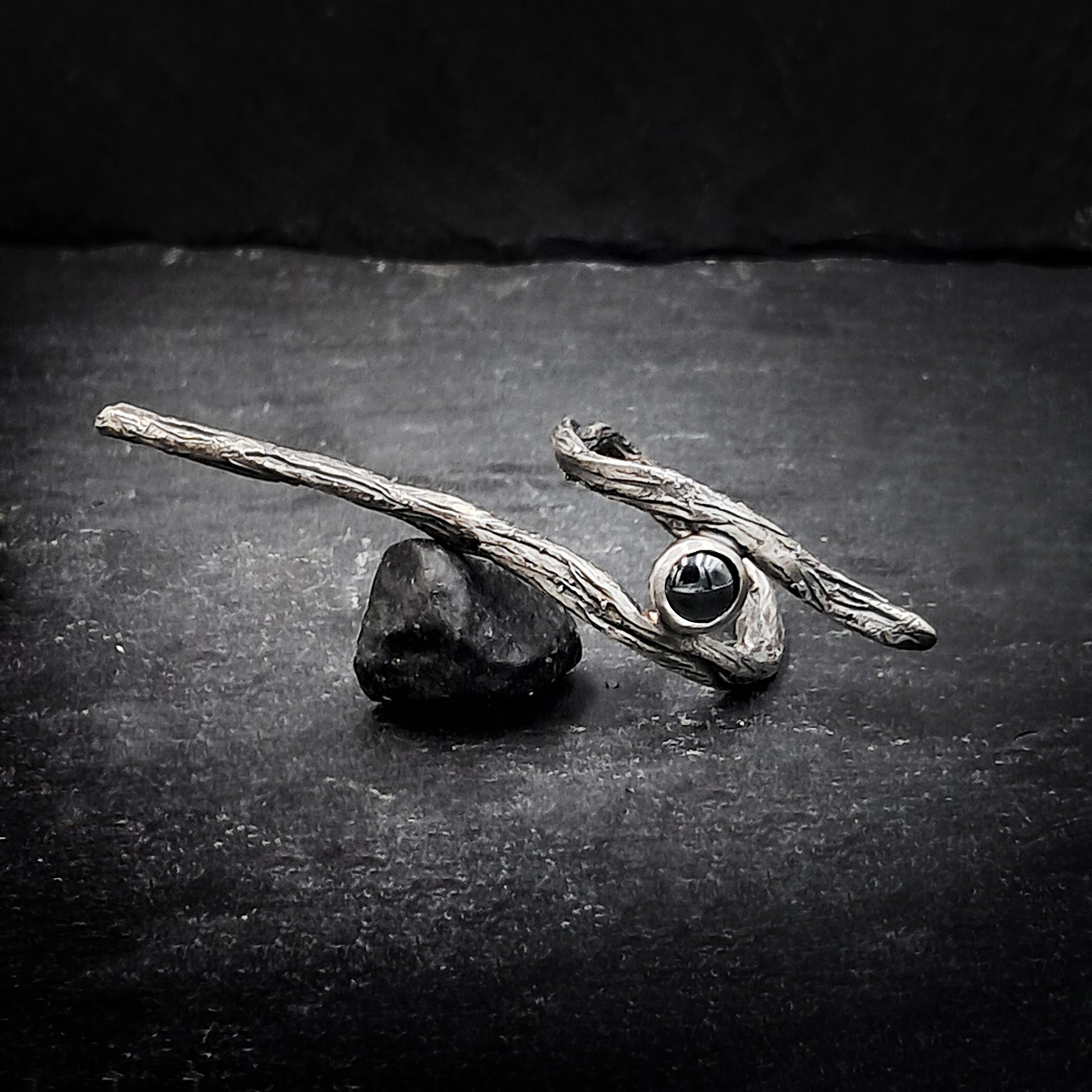 ''Τree branch΄΄ silver 925 ring with hematite