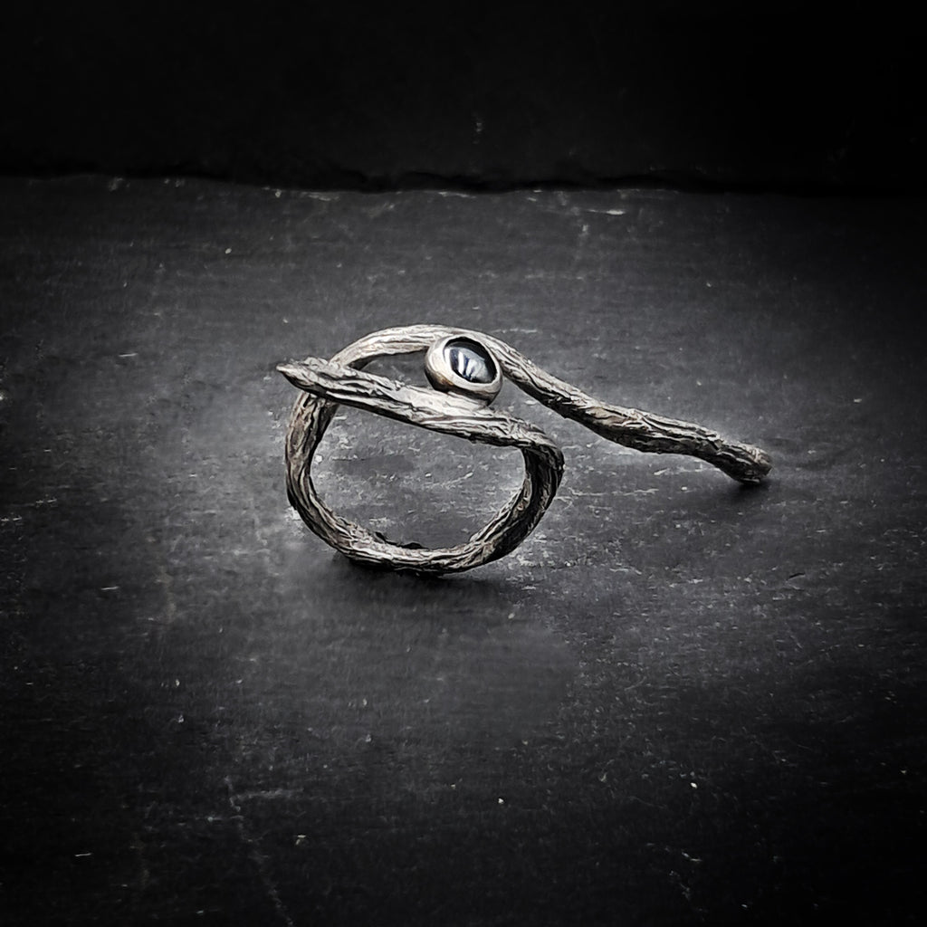 ''Τree branch΄΄ silver 925 ring with hematite