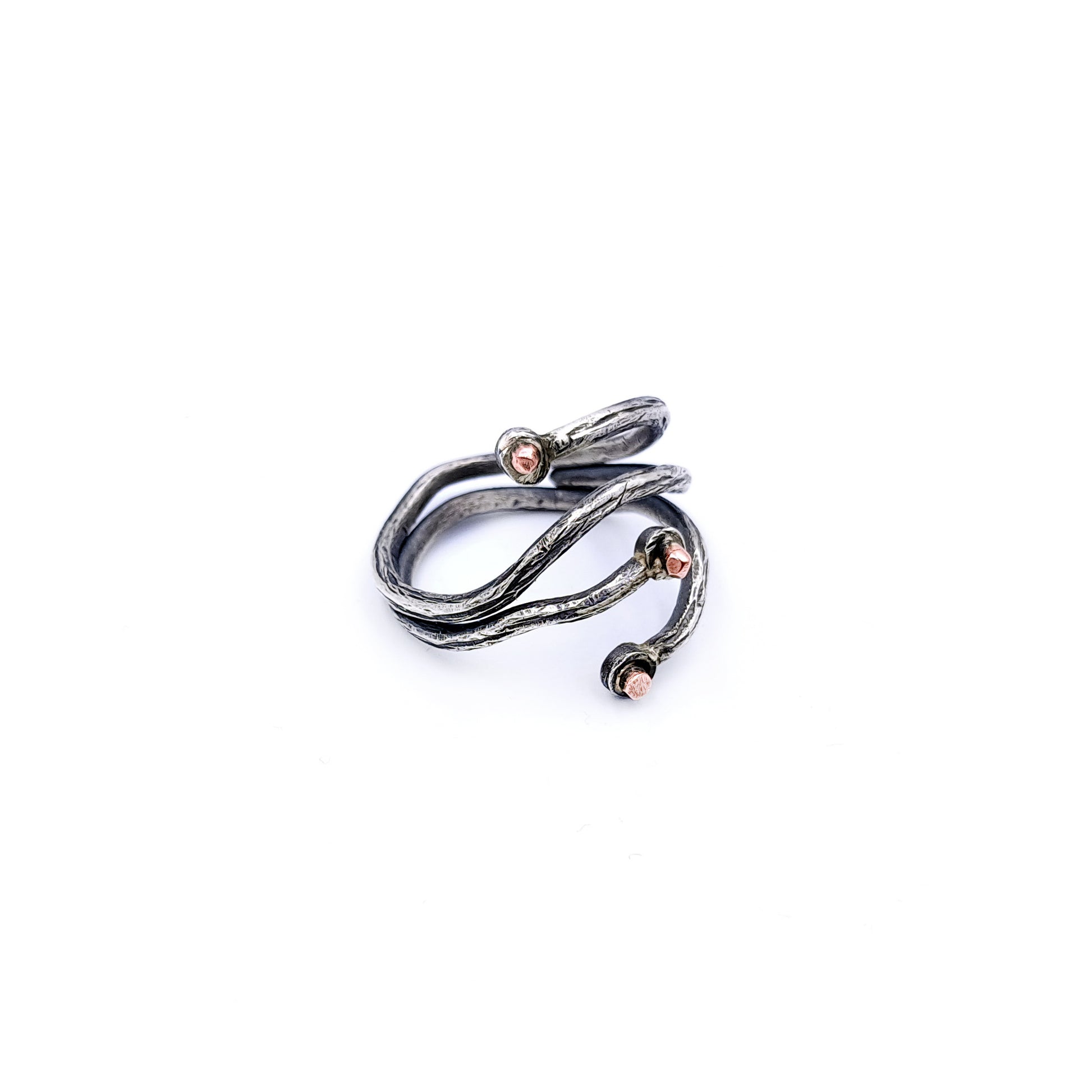 ''Embrace of Elements'' 925 silver ring with cooper