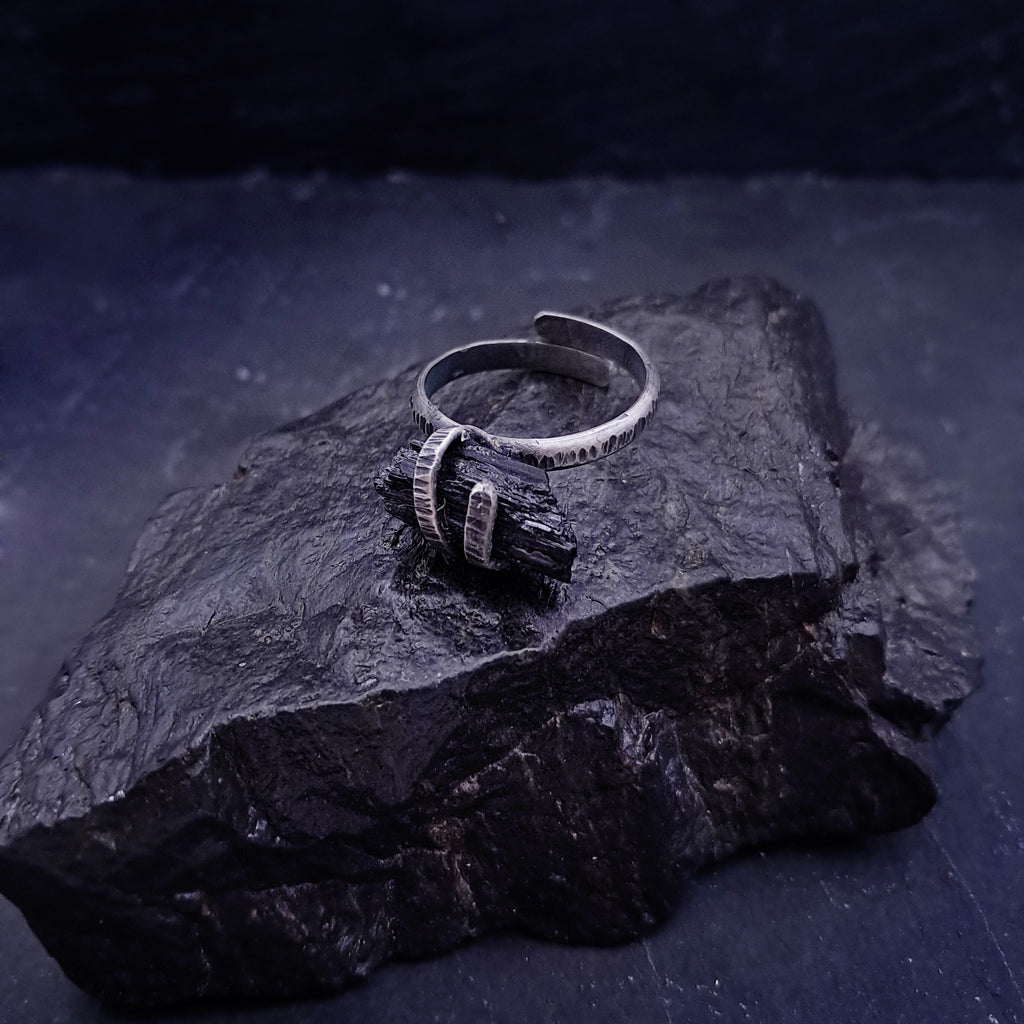 ''Black Tourmaline Shield'' – 925 Silver Ring with Tourmaline