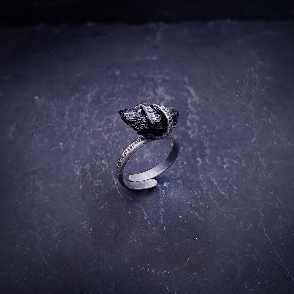 ''Black Tourmaline Shield'' – 925 Silver Ring with Tourmaline