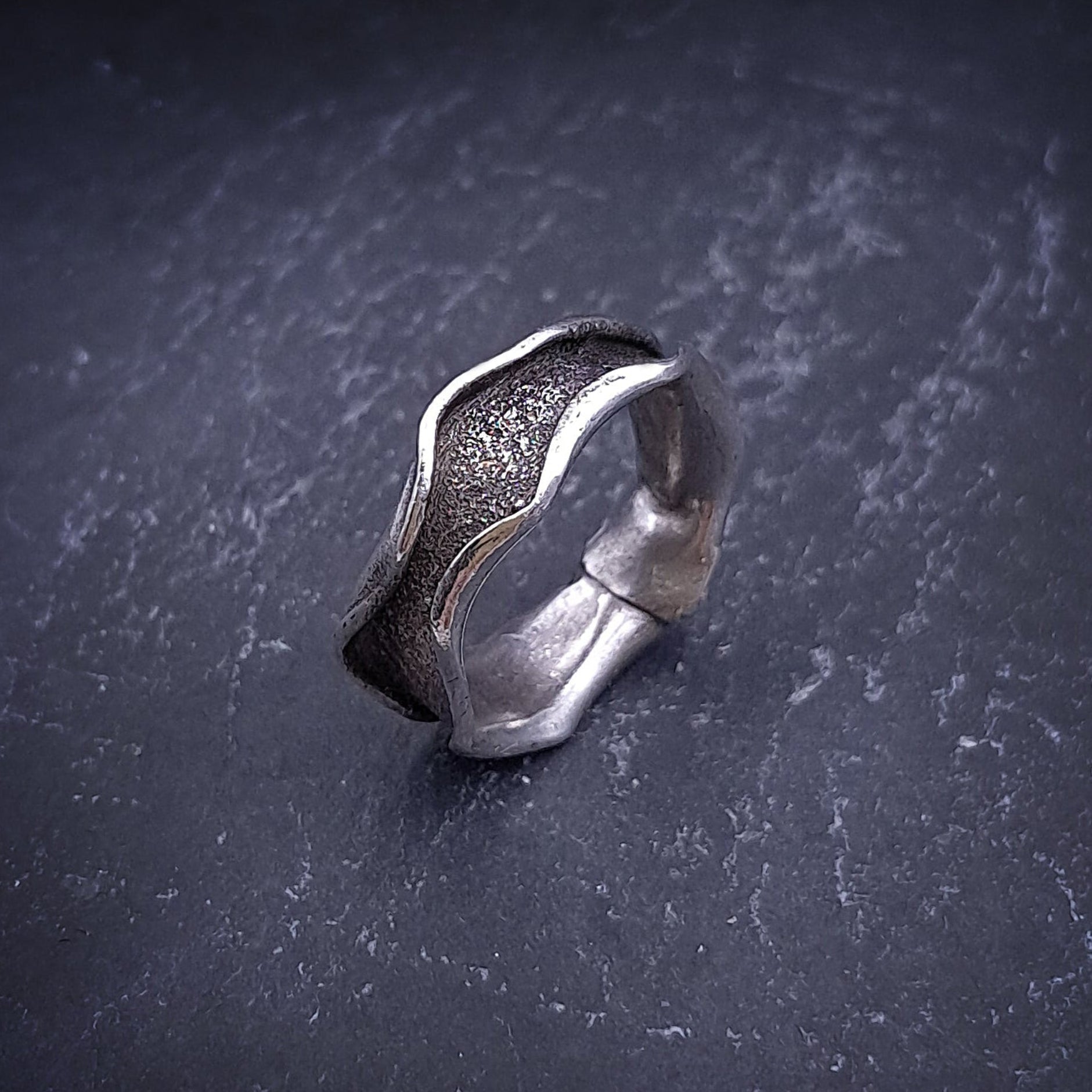 ''Flow Bound'' 925 Silver Ring