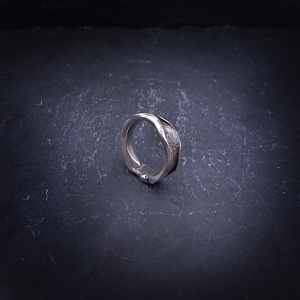 ''Flow Bound'' 925 Silver Ring