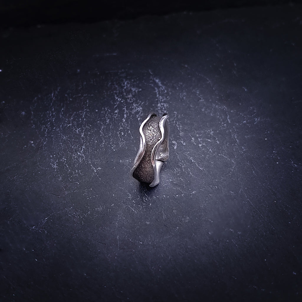 ''Flow Bound'' 925 Silver Ring