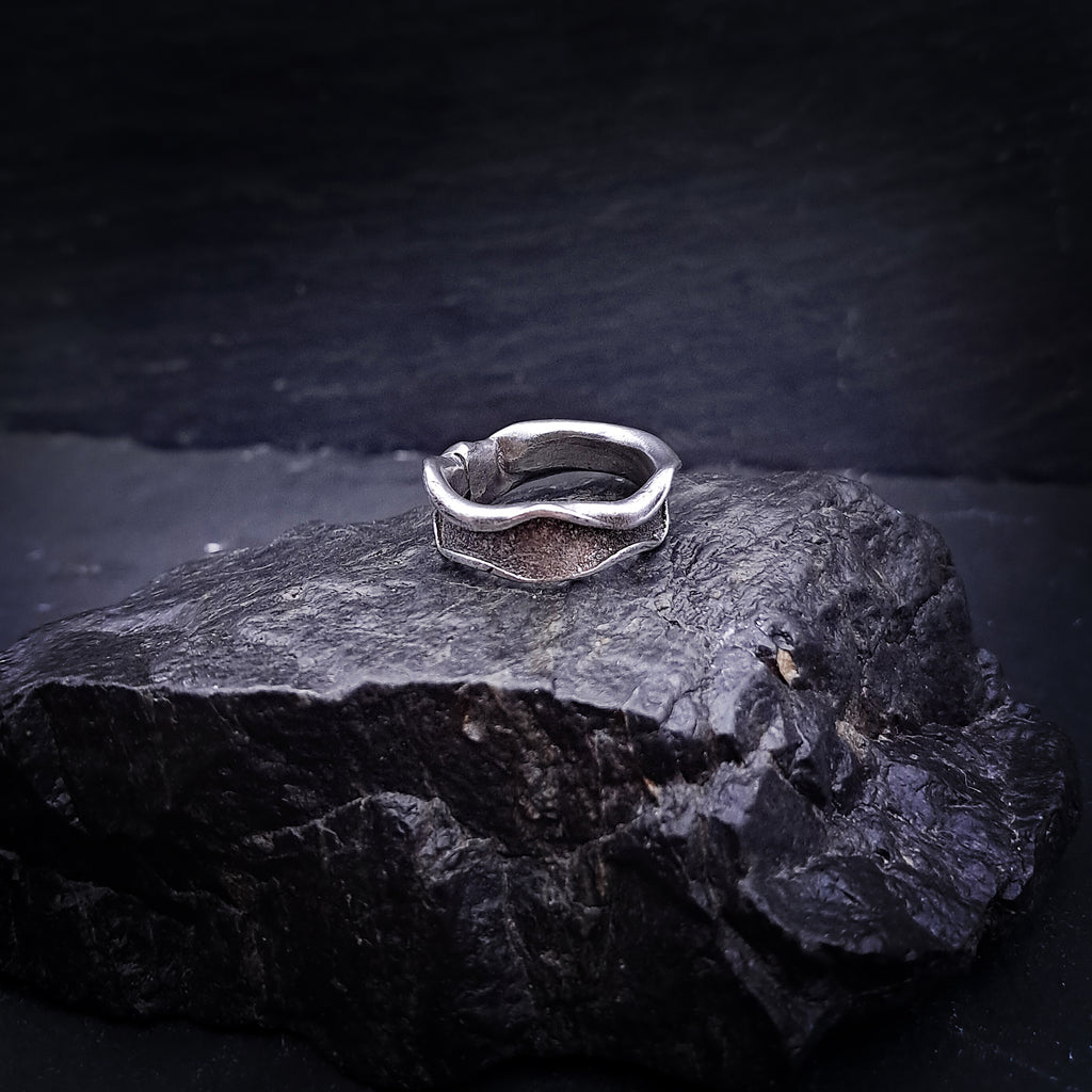 ''Flow Bound'' 925 Silver Ring