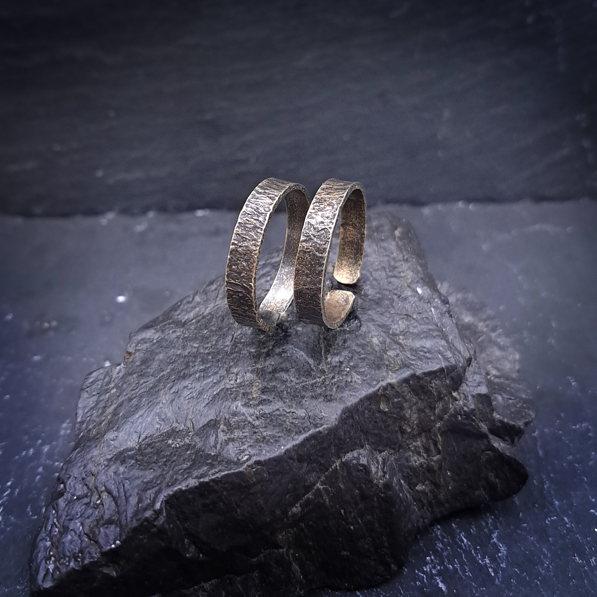 ''Raw Horizon'' Adjustable brass rings