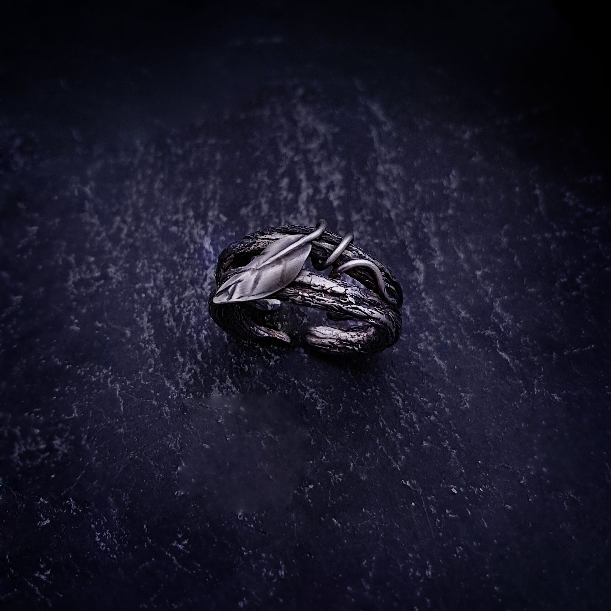''Leaf of Light'' Adjustable 925 Silver Ring