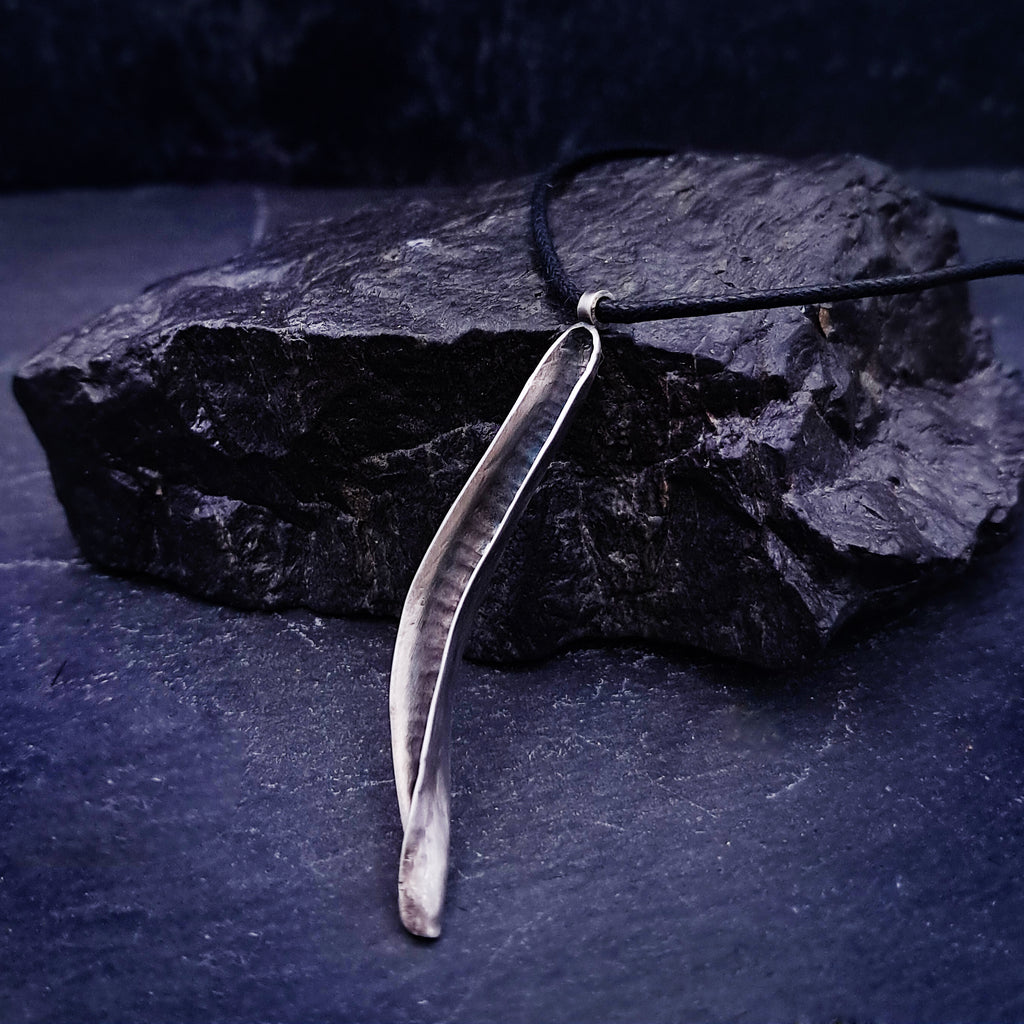 ''Curved'' 999 Silver Necklace