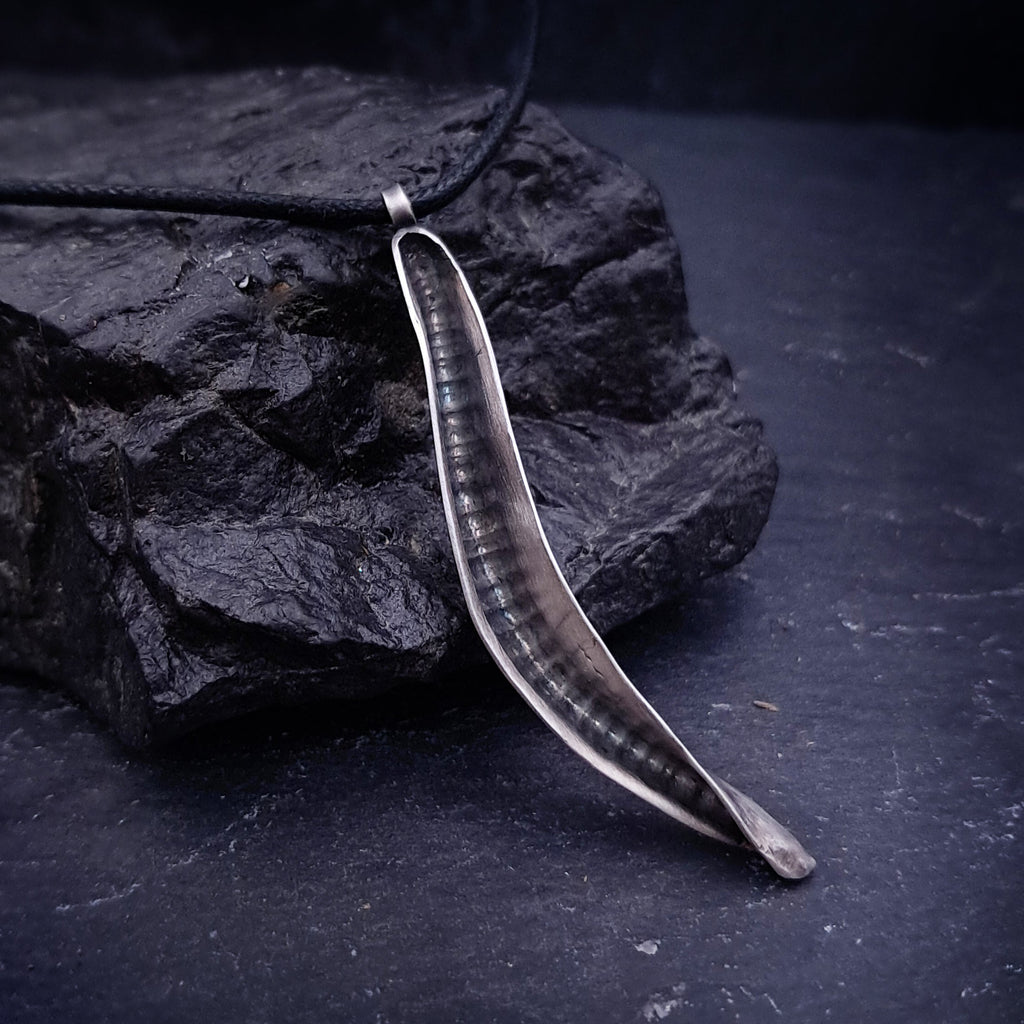 ''Curved'' 999 Silver Necklace