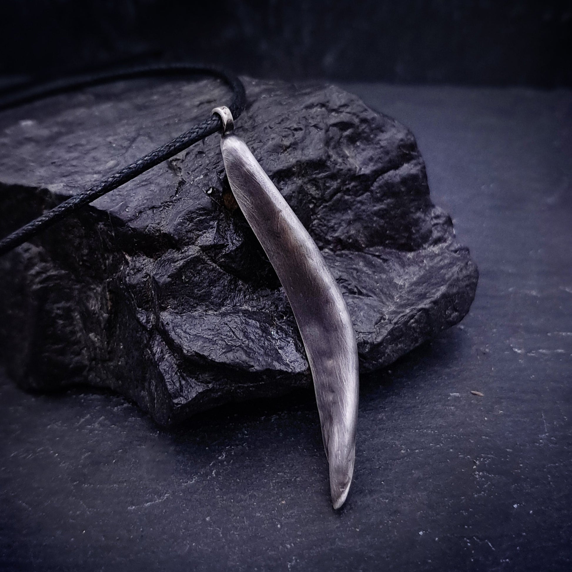 ''Curved'' 999 Silver Necklace