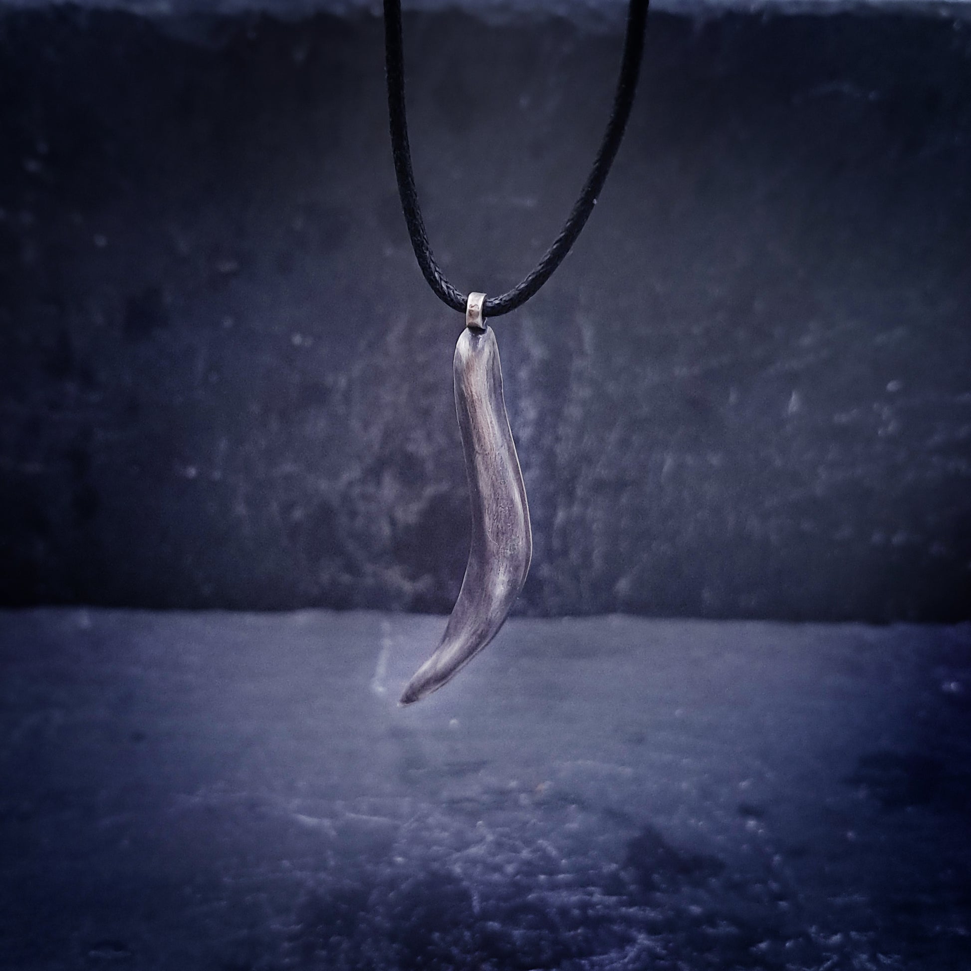 ''Curved'' 999 Silver Necklace