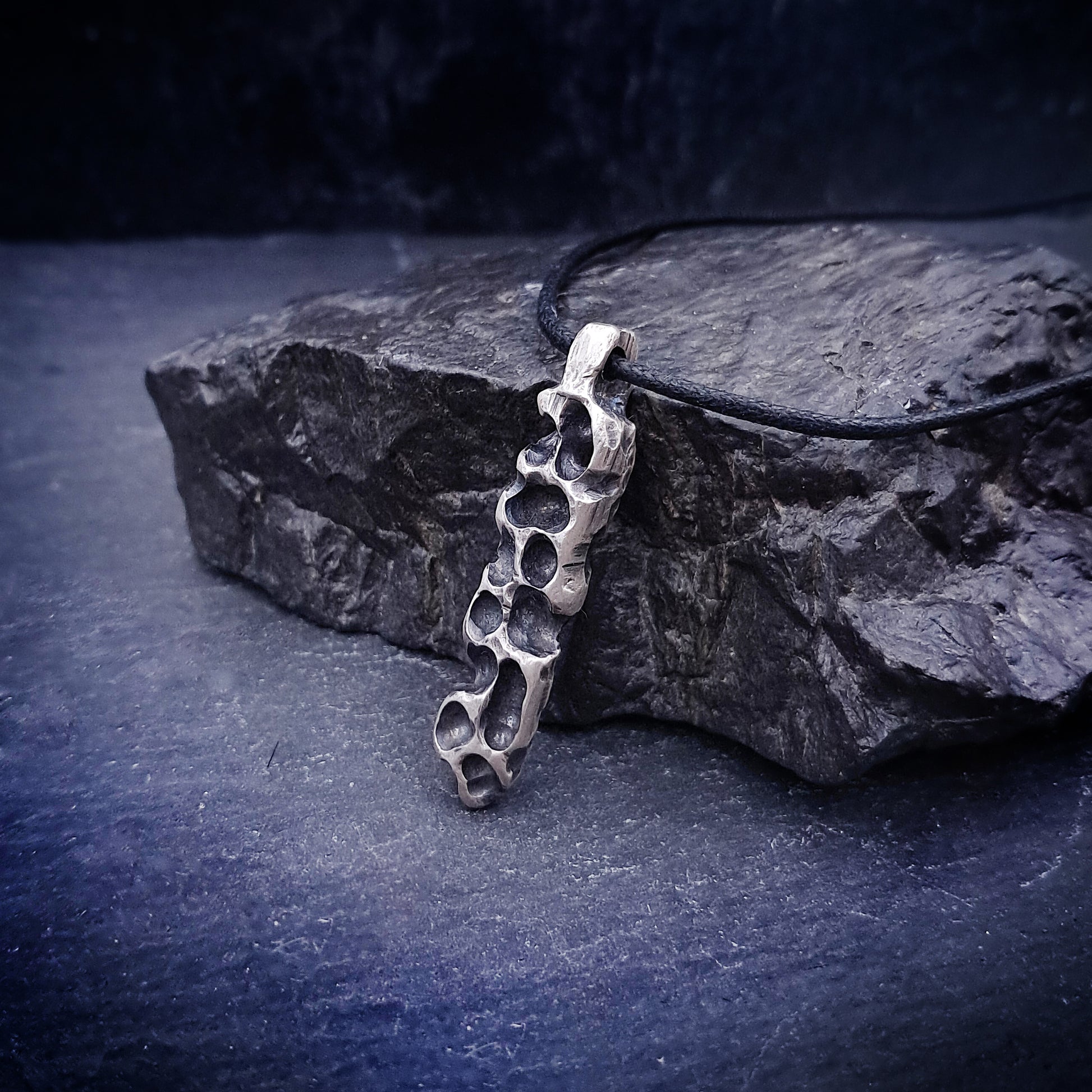 ''Caves'' 925 Silver Necklace