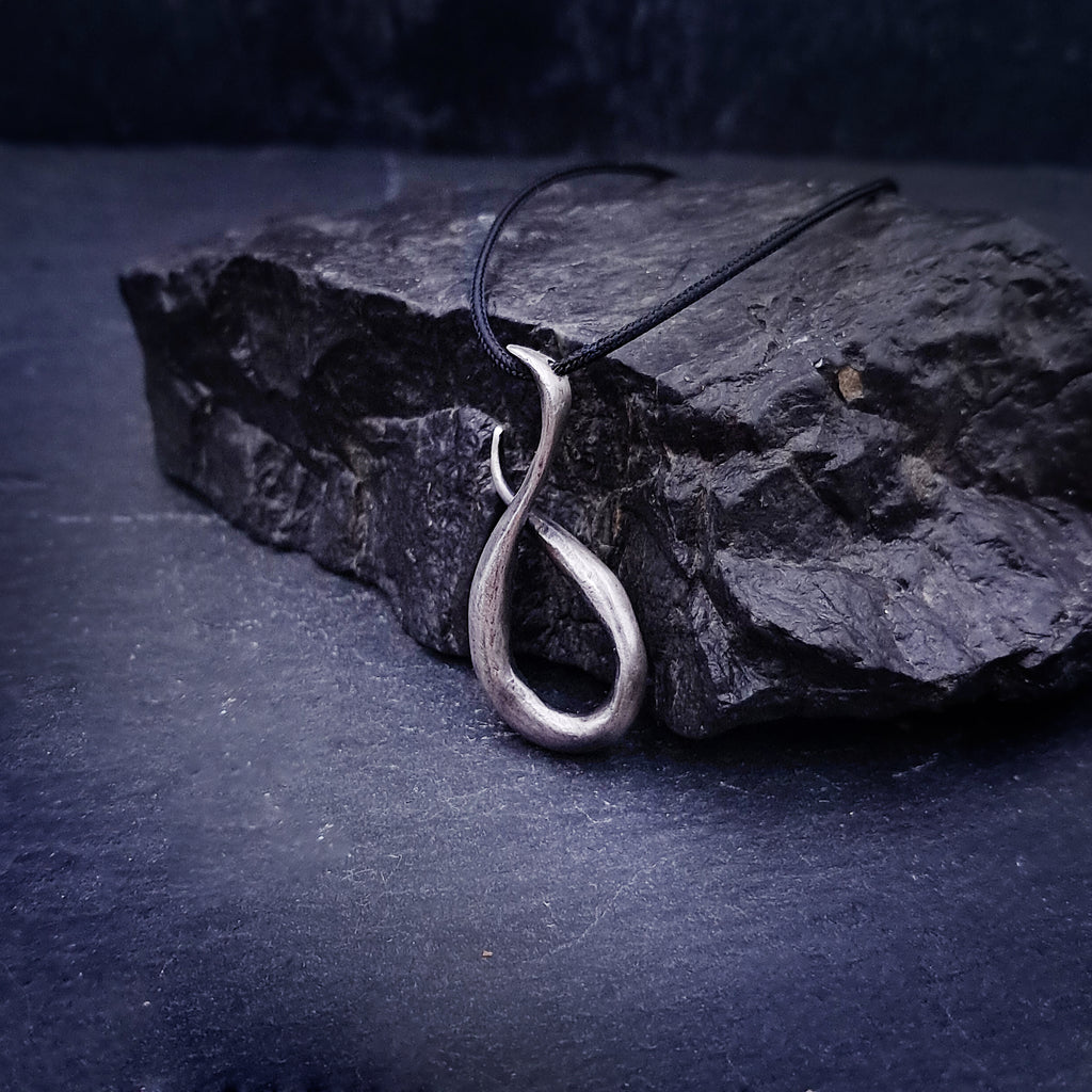 ''Endless Curve'' 925 Silver Necklace