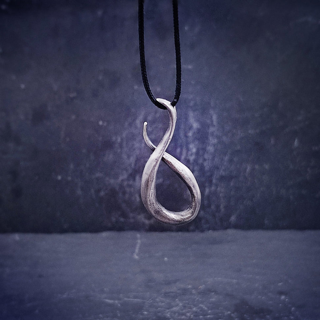''Endless Curve'' 925 Silver Necklace