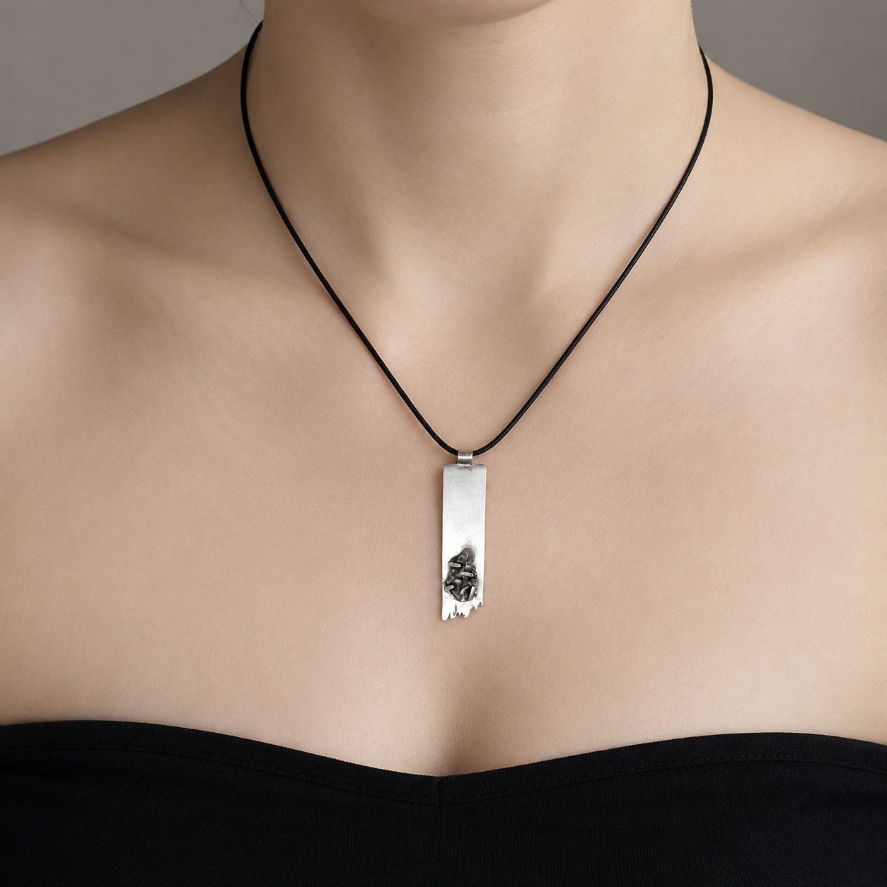 ''Midnight'' 925 Silver Necklace with Meteorite