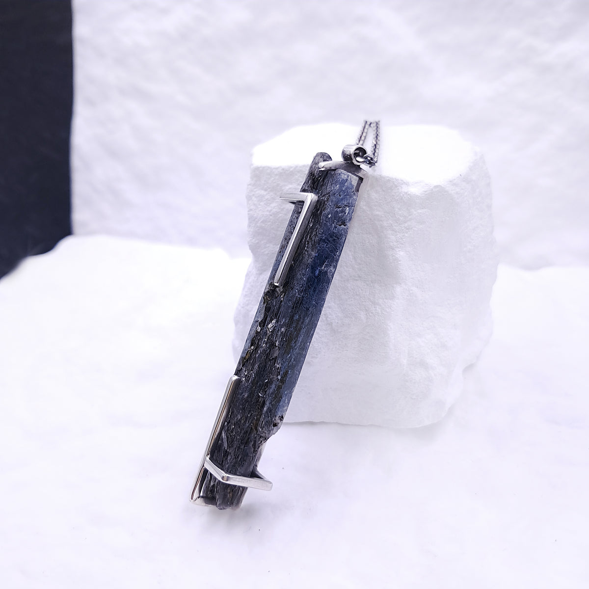 ''Raw Elegance'' 925 Silver Necklace with Blue Kyanite